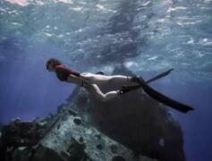 潜水圣地塞班岛蓝洞：梦幻般的水底龙宫世界