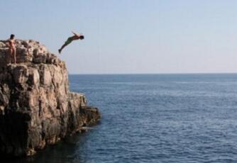 世界悬崖跳水简介：被称为是最好看的世界悬崖跳水运动