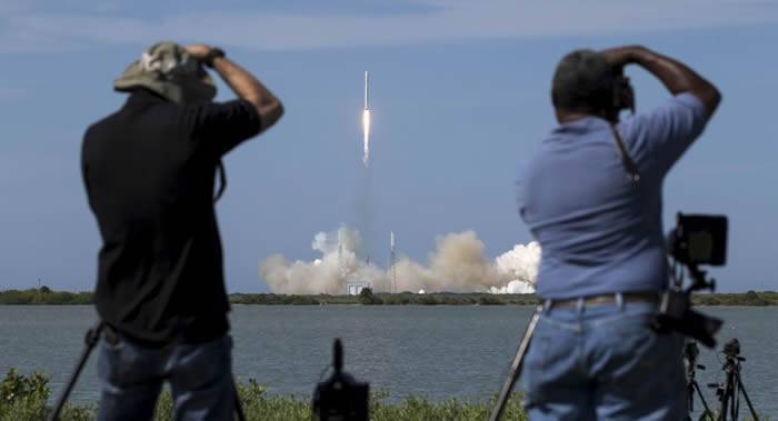 美国新型火箭最新消息：载印尼卫星、以色列首枚月球探测器成功升空(1)
