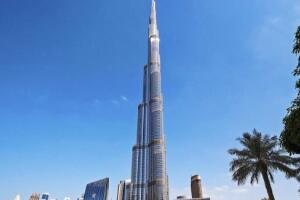世界上最高的楼总高度有多高：哈利法塔高达828米