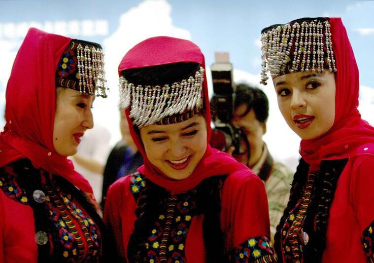 新疆有多少面积和多少人口：总面积为166万平方公里