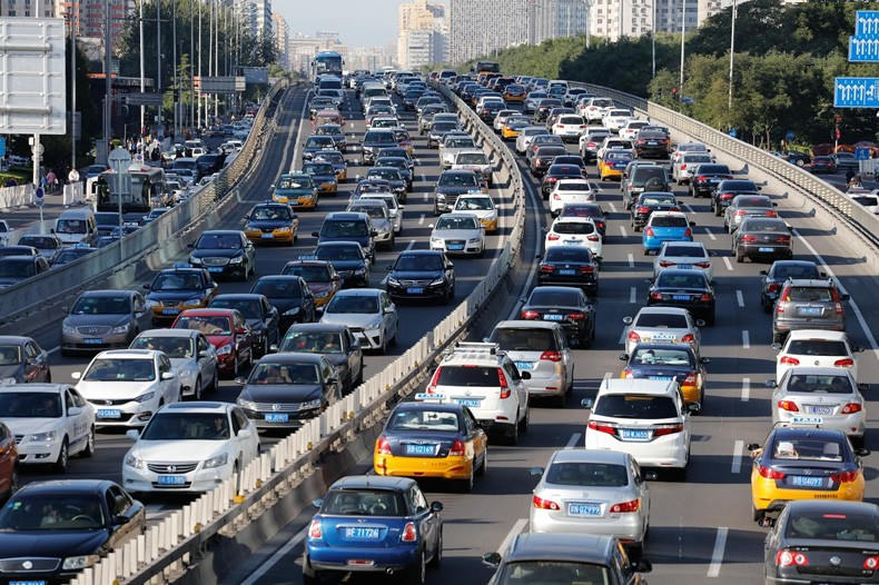 最近武汉为什么总是堵车 不同的行业都是有逐渐恢复运营(1)