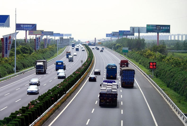 最近武汉为什么总是堵车 不同的行业都是有逐渐恢复运营(2)