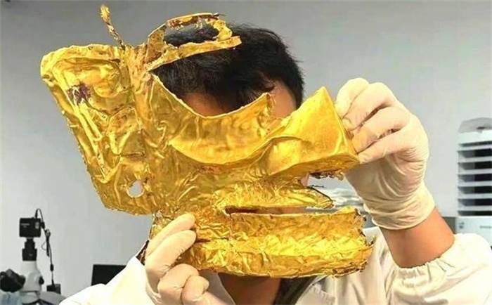三星堆黄金面具怎么做的 当时的人类并不会黄金开采和冶炼(1)