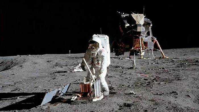 不少人认为阿波罗登月是伪造的（人类根本没有真正的登上月球）(1)
