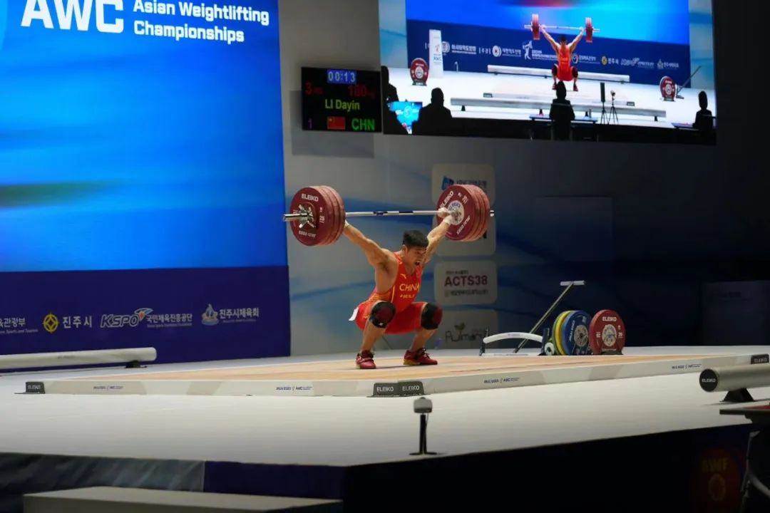 “包圆”89公斤级三项世界纪录（中国男举新级别看到新希望）(1)