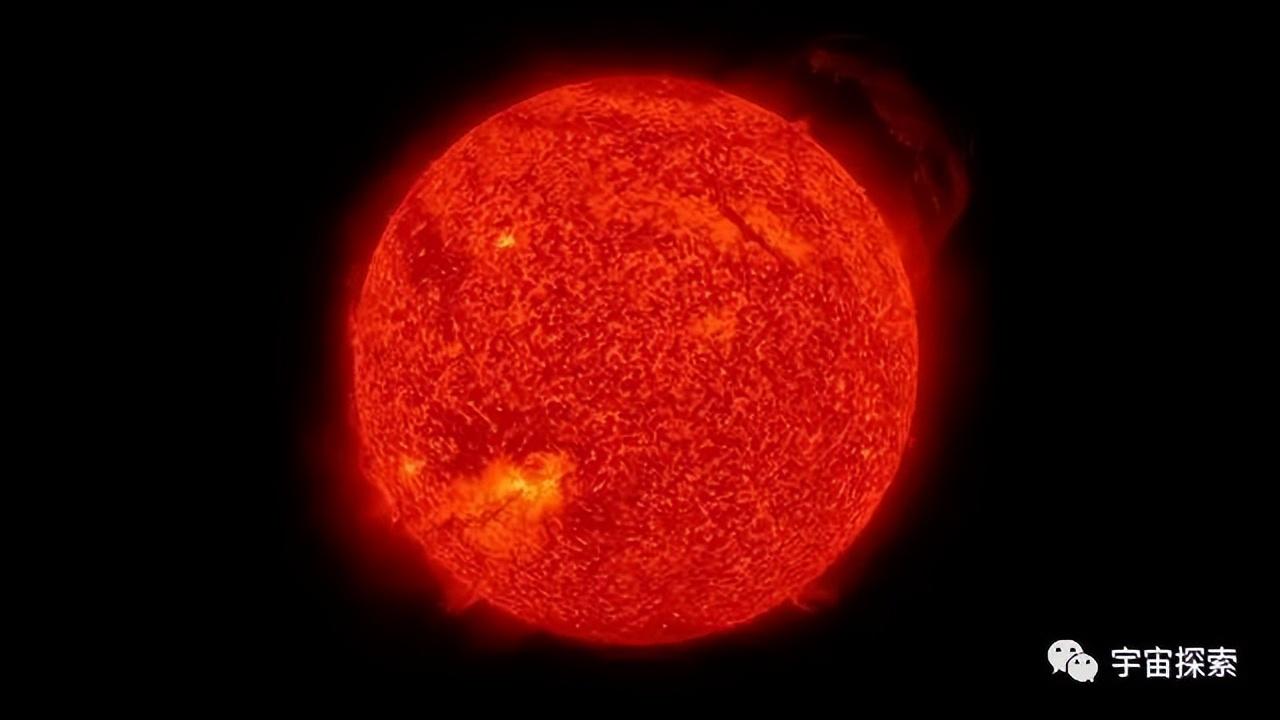 太阳每秒释放产生的能量有多大（科学家发现300亿倍太阳质量）