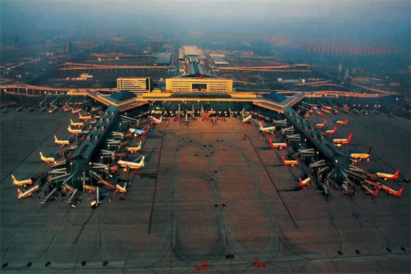 国内最大的飞机场是哪个