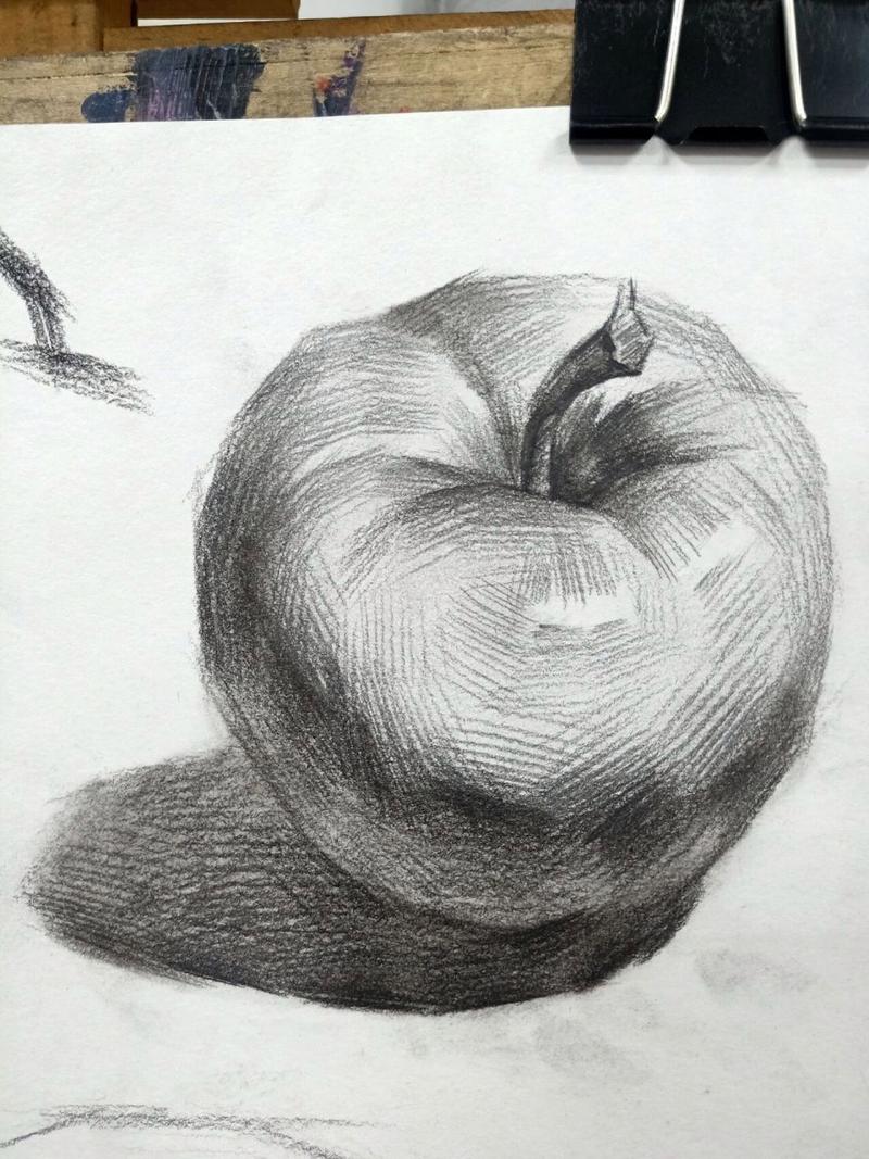 如何把简单的苹果素描画好(1)