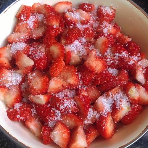 草莓吃不完怎么处理