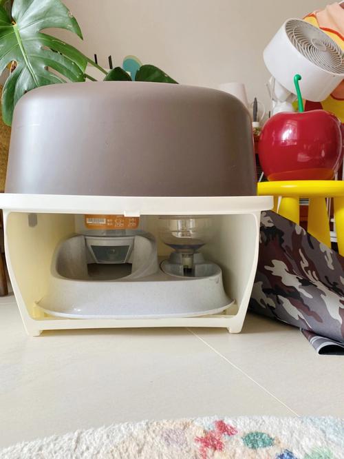 如何用最简单的工具DIY一个猫咪自动喂食器(1)