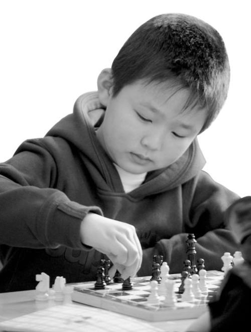 请问 小孩 学习国际象棋 多大比较合适