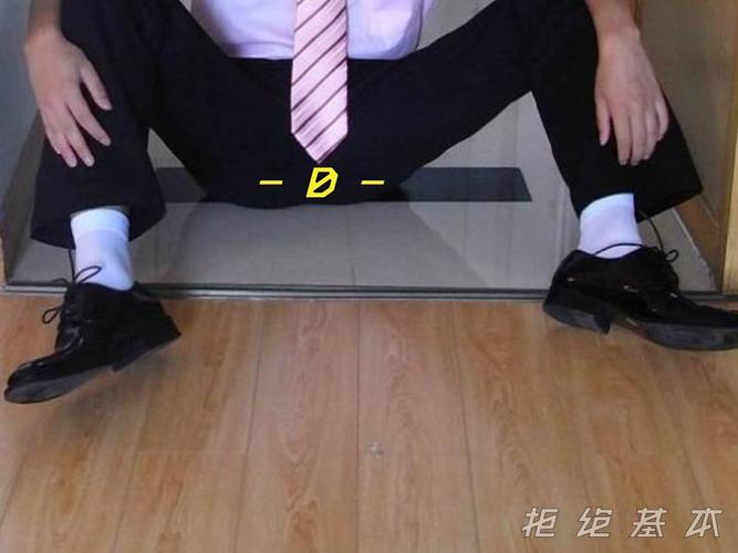 黑皮鞋为什么不能配白袜子(2)