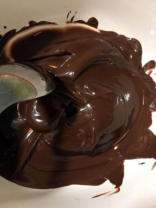 为什么巧克力融化不成液体状