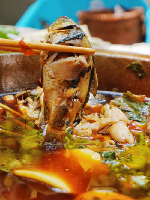 石锅酸菜鲫鱼做法