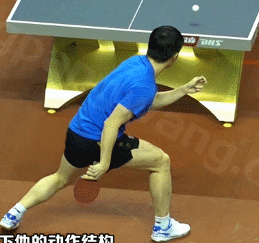 乒乓球怎样练拉球时的鞭打(1)