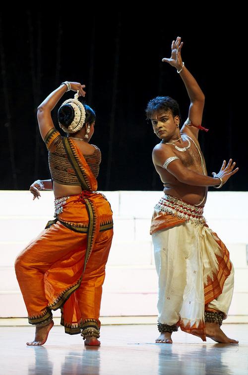 为什么说印度舞是绝无仅有的(1)