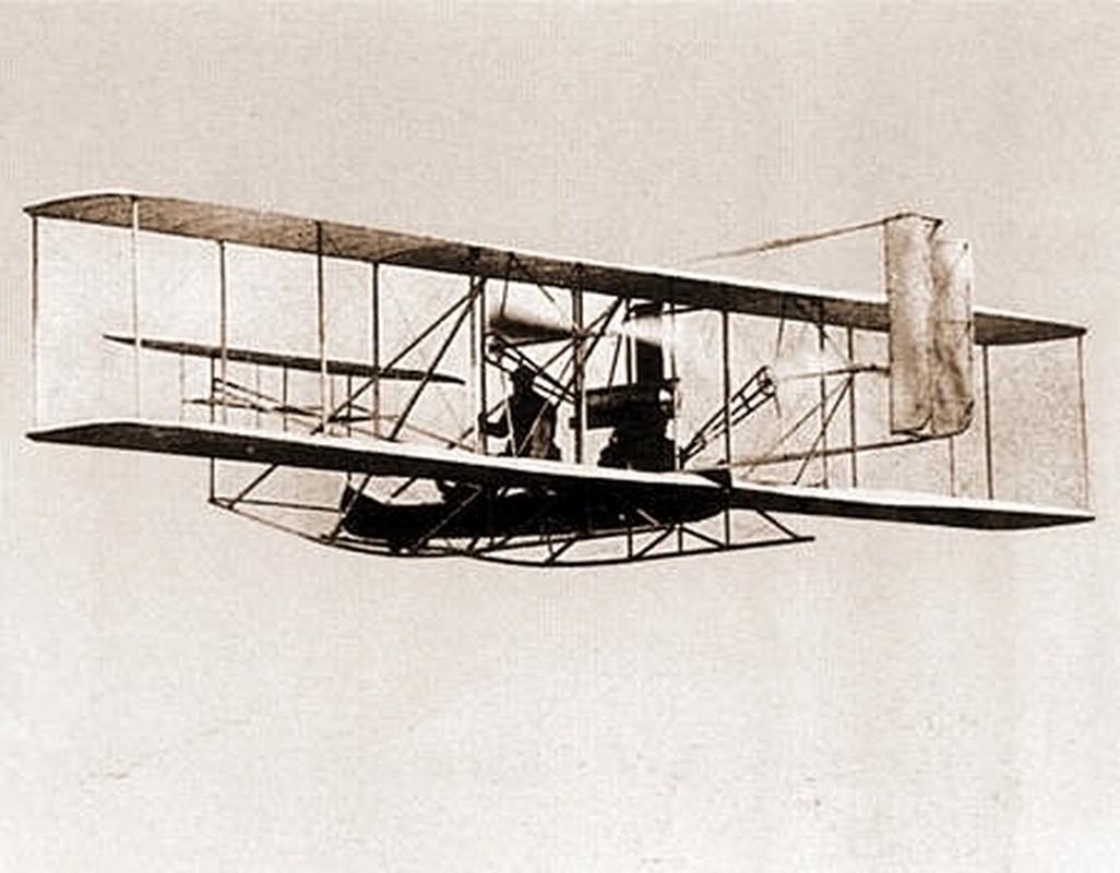 1903年成功研制出世界上第一架飞机