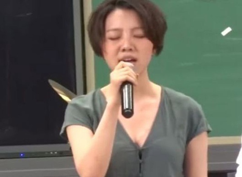 林妙可假唱事件幕后的女孩（与歌神张学友同台合作演出）(5)