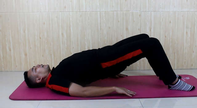 腰椎间盘突出怎么自己锻炼好（腰椎间盘突出8种锻炼方法图解）(7)