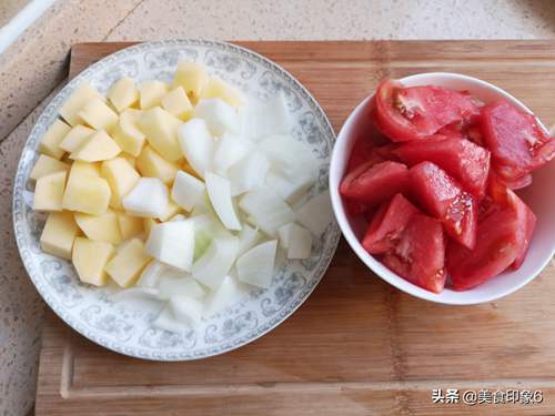 牛肉怎么炖好吃又烂西红柿炖牛腩(5)