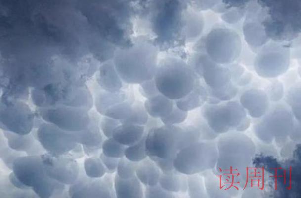 世界上最诡异的云的图片（云彩也会出现各种各样的形状）