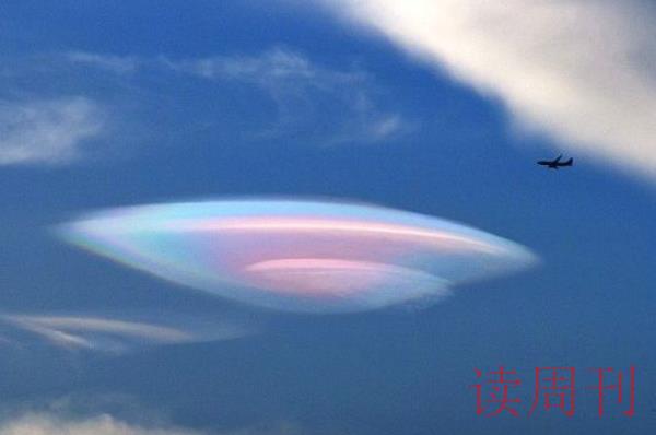 世界上最奇怪的云图片（帽子云是十大奇异云彩景观之一）(2)