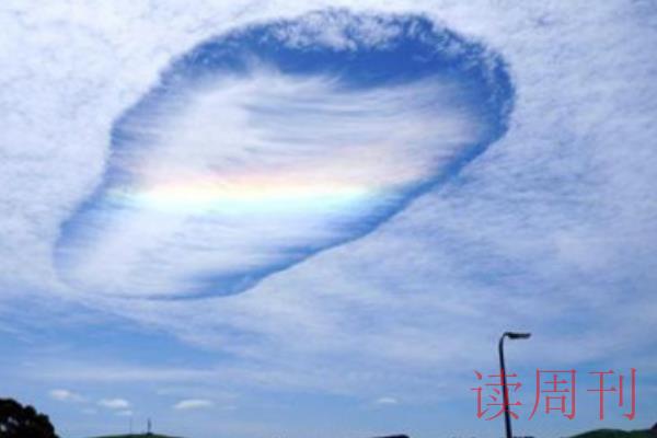世界上最奇怪的云图片（帽子云是十大奇异云彩景观之一）(6)