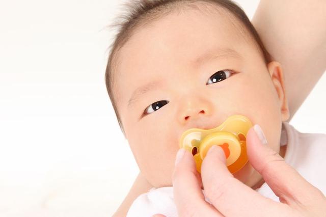 孩子不吃奶粉怎么办（宝宝不吃奶粉怎么办）(1)