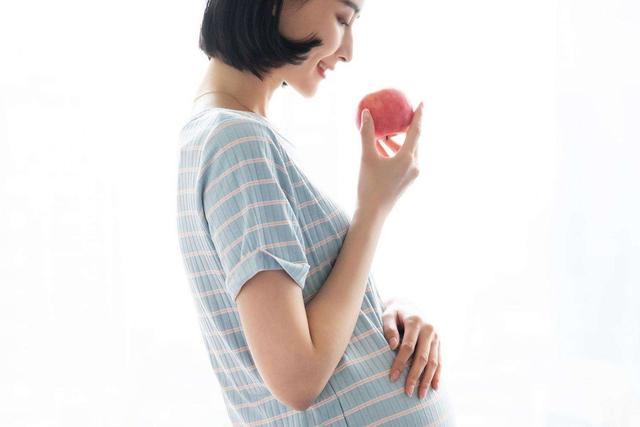 孕妇能吃冷饮吗（7个月孕妈撒谎偷吃冰激凌）(7)