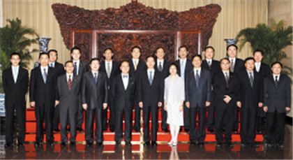 香港五任行政长官名单是谁（郑月娥高票当选为第五任香港行政长官人选）(2)