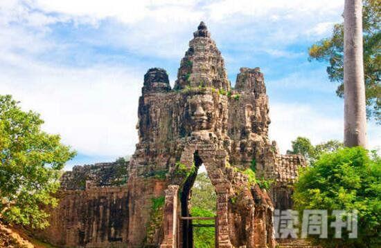 柬埔寨密林中的吴哥窟世界上最大的庙宇千年辉煌奇观(1)