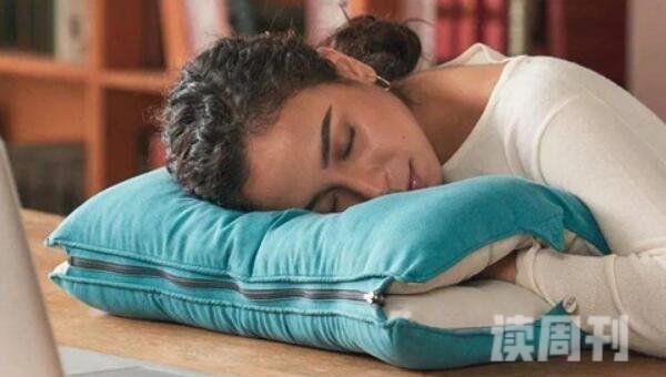 睡不着按摩三十秒入睡是最为简单的改善睡眠方法(1)