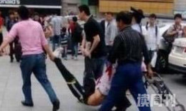 广州白云区网吧砍人案（民警和六名受伤群众全部被送医）(3)