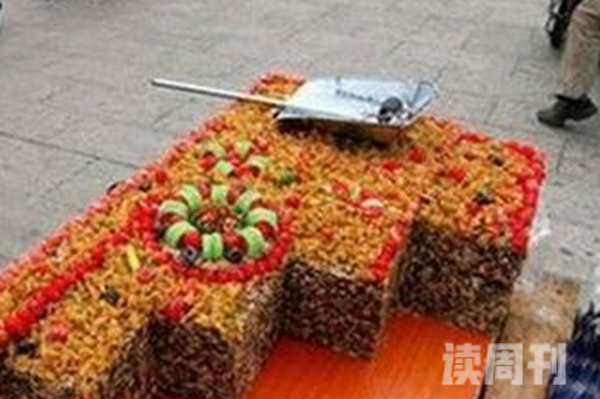 切糕事件是怎么回事湖南岳阳卖出天价切糕总价值16万(5)