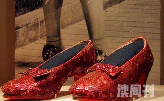世界上最值钱的鞋子（鞋子上面镶嵌有数百颗钻石）(5)