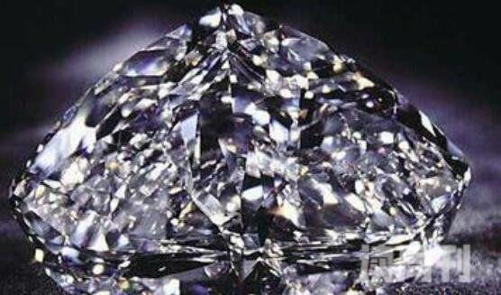 世界上最贵的钻石（非洲之星钻石被镶嵌在英国国王全杖上）(2)
