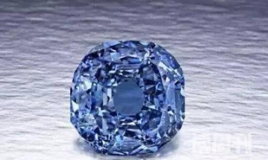 世界上最贵的钻石（非洲之星钻石被镶嵌在英国国王全杖上）(3)
