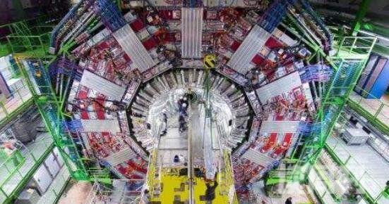 世界上最大的机器（大型强子对撞机，主要是用于研究高能物理学）(5)