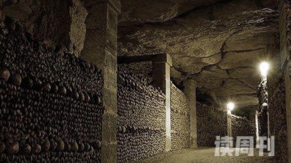 全球最恐怖的十大诡异地方（法国巴黎地下墓穴一共堆放了大约700万具遗骸）