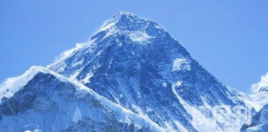 世界上最高的山珠穆朗玛峰图片（整座山峰呈现一种金字塔模式）(4)