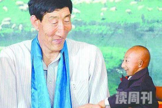 中国最矮的男人何平平参演节目却意外死亡（身高仅为74.6cm）(4)