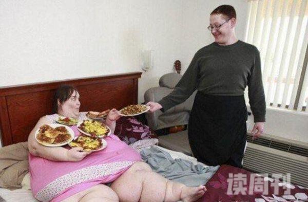世界最胖的女人,苏珊娜·埃曼体重1450斤(希望增重至1吨)(2)