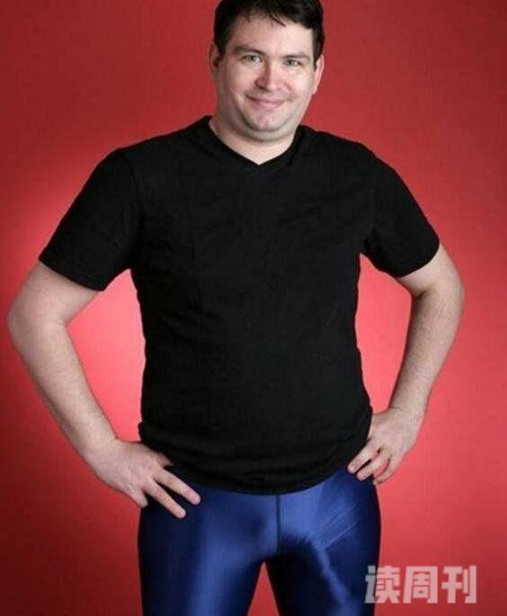 世界上拥有最大阴茎男人乔纳·福尔肯勃起达34厘米(1)