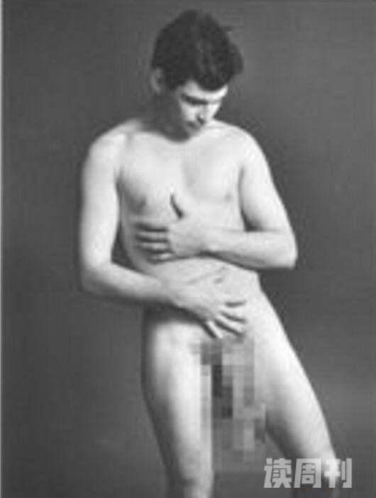 世界上拥有最大阴茎男人乔纳·福尔肯勃起达34厘米(4)