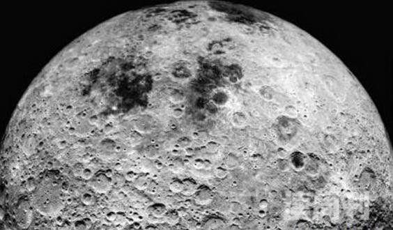 中国在月球背面拍到了什么（科学家看了之后给出了合理解释）(2)