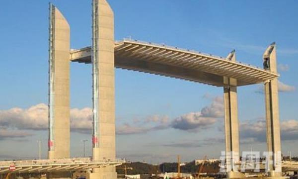 世界十大可移动桥梁排名第一能在5分钟内展开86度(4)