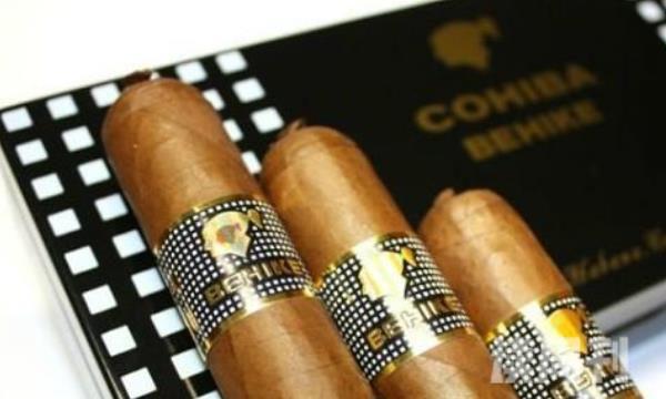世界十大最贵香烟排行榜第一采用白金制盒-一盒值66万(3)