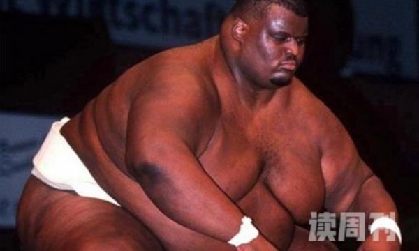 世界上体型最大的运动员是谁体重最多830斤-像座小山(4)