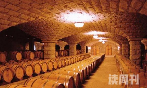 世界上最大的地下酒窖摩尔多瓦能储存两百万瓶葡萄酒(4)